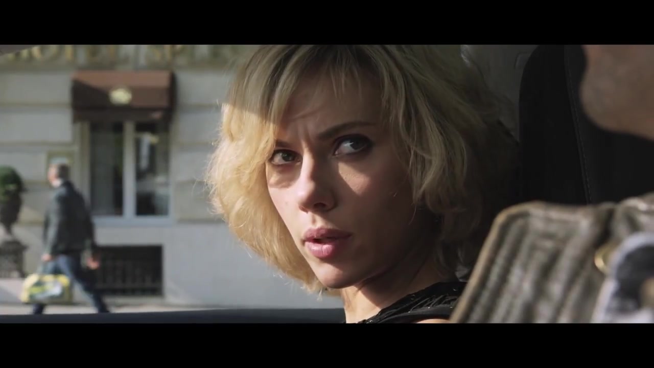 Lucy Movie Clip: &quot;Scarlett Johansson tears through Paris&quot;